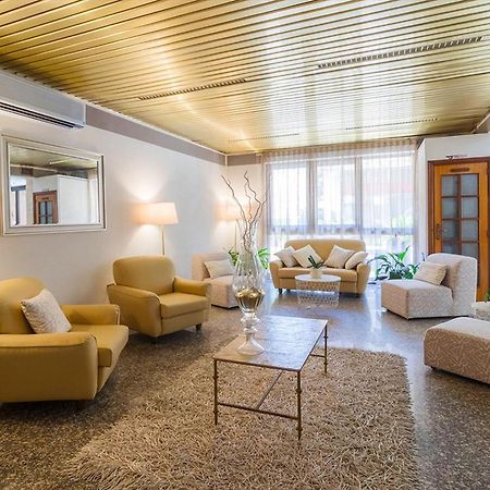 Hotel Corallo Джулианова Екстериор снимка