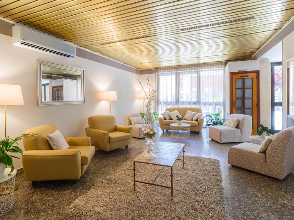 Hotel Corallo Джулианова Екстериор снимка